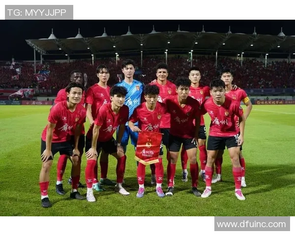 广州排球队在精英赛中以61分稳居积分榜首位